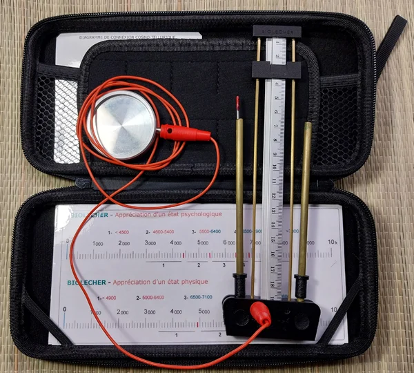 Antenne de Lecher Intensive dans son étui, avec plateau-sonde, cordon et fiches de réglage